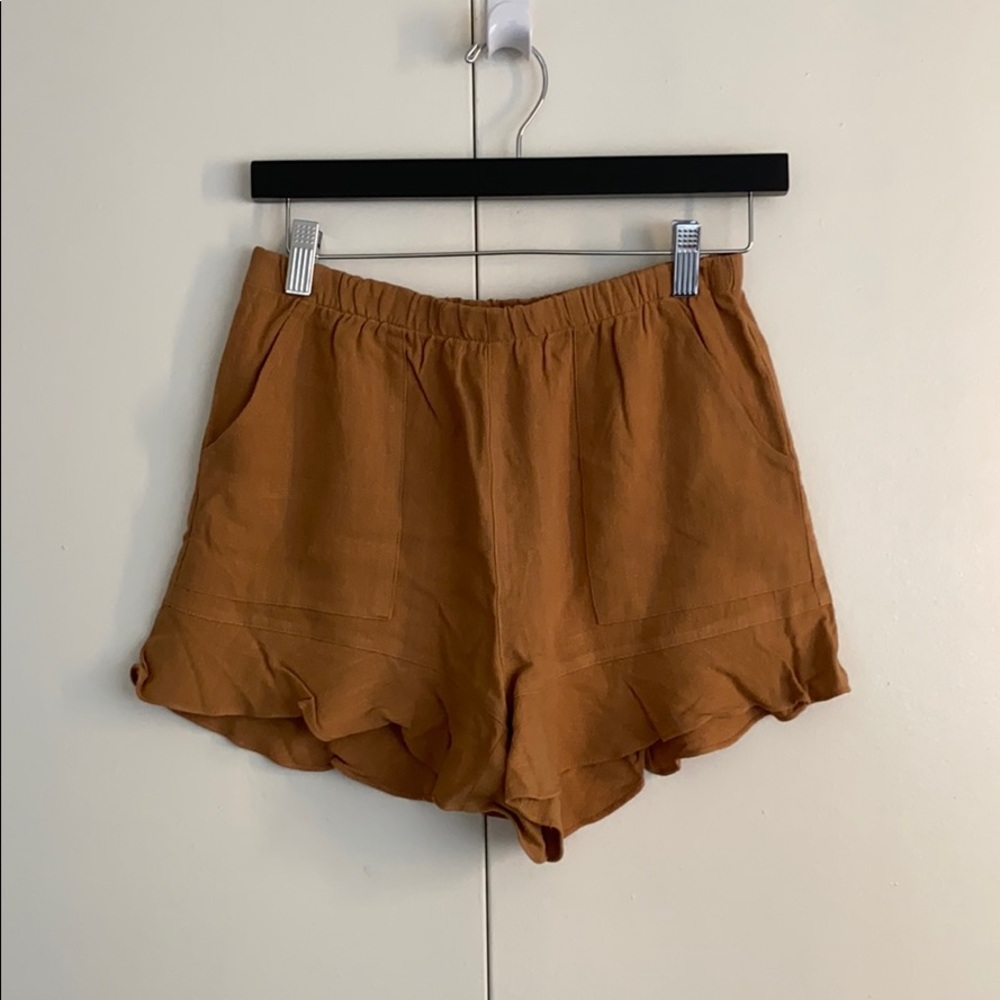 NEW Ruffle Short - Picture 2 of 4